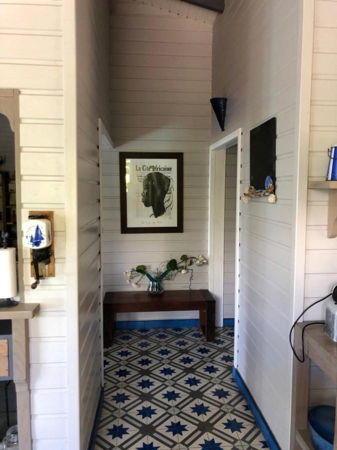 La Maison Bleue - Les Hauts De La Baie Terre-de-Bas Exteriör bild